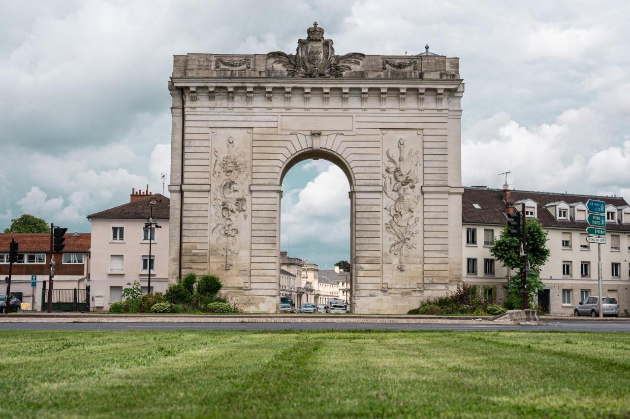 Apartament Le Petit Leon Châlons-en-Champagne Zewnętrze zdjęcie