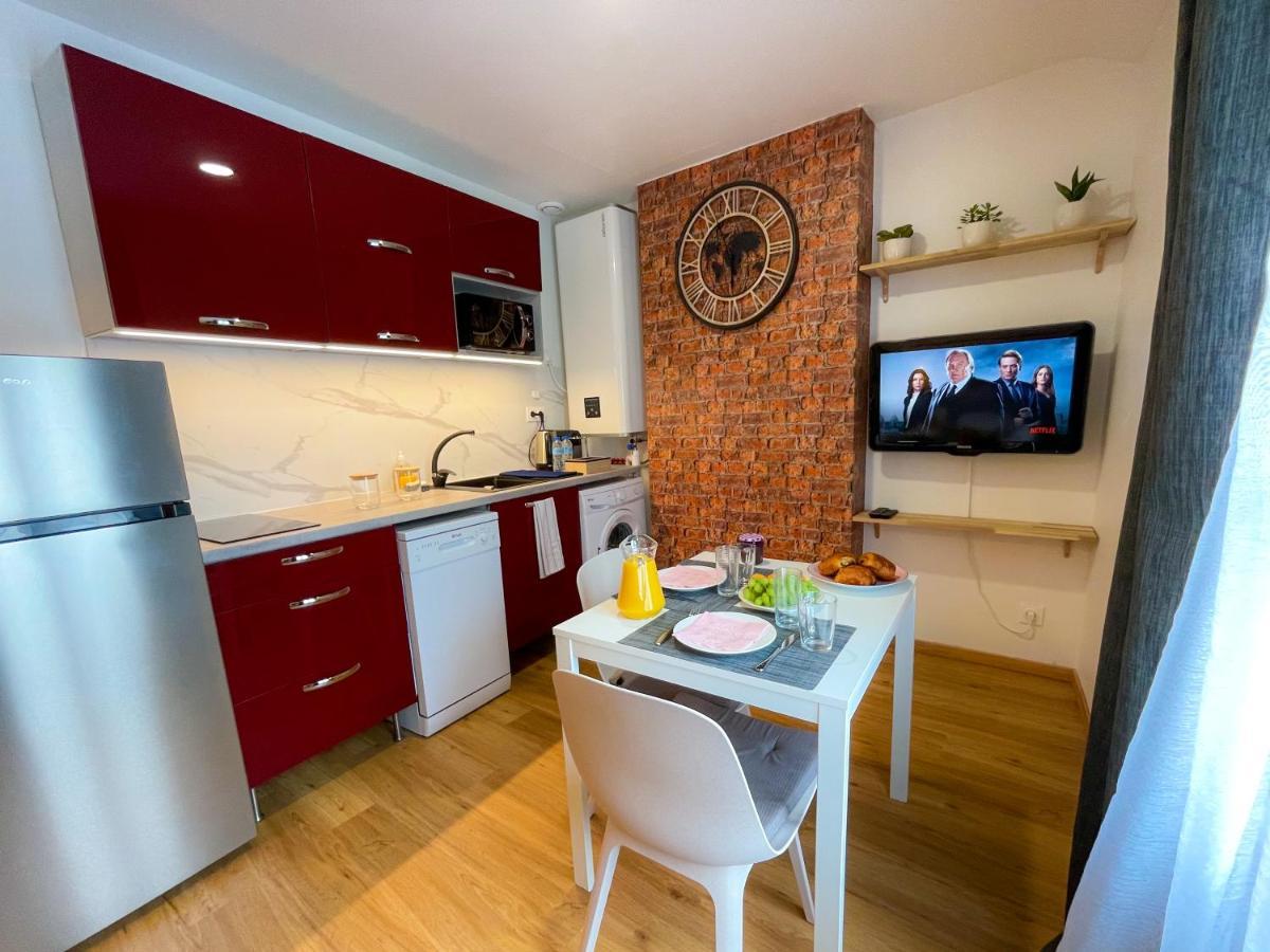 Apartament Le Petit Leon Châlons-en-Champagne Zewnętrze zdjęcie